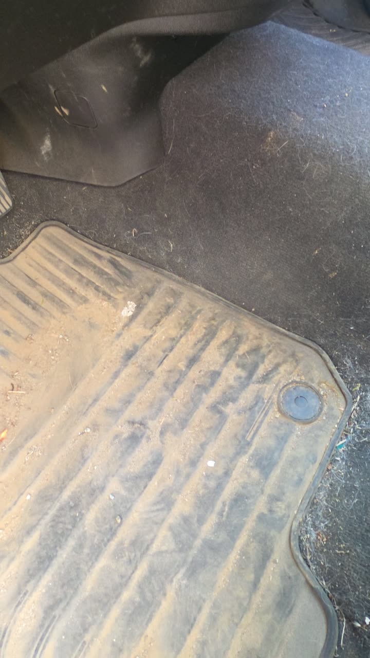 Footwell before the detail
