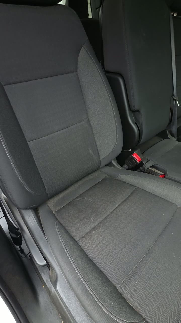 Front seat before the detail