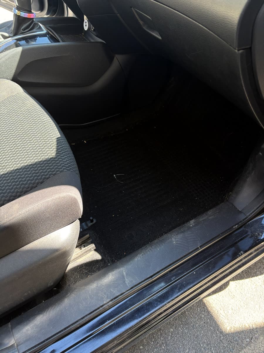 Nissan — rear footwell